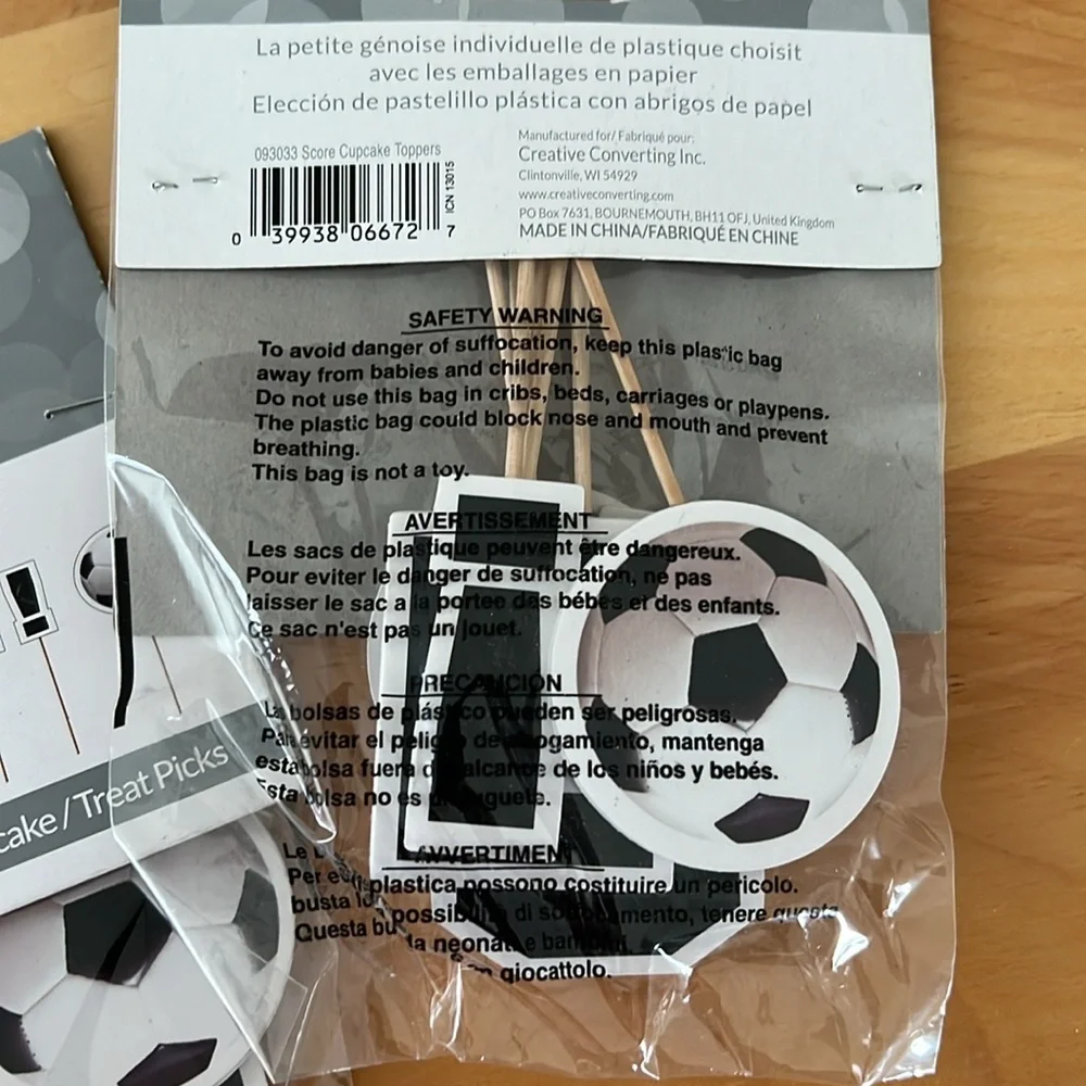 Score soccer cupcake toppers